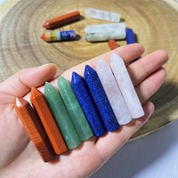 Point de baguette en cristal de guérison Feng Shui d'énergie de tour de cristal de quartz clair naturel pour la méditation