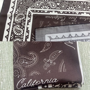 Bandanas personnalisées 2026 pour femmes et hommes, logo personnalisé, imprimé paisley en couleur, 22x22 pouces, bandana en soie et coton, <span class=keywords><strong>foulard</strong></span> pour le <span class=keywords><strong>cou</strong></span> - Product Image 5