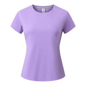 เสื้อยืดผู้หญิงสีขาวล้วน ปรับแต่งได้ ผลิตจากโพลีเอสเตอร์ 100% แห้งเร็ว เหมาะสำหรับชุดทำงาน กิจกรรมสร้างทีม และเสื้อโปรโมชั่น - Product Image 4