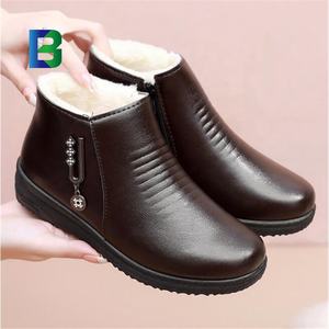 Mode femmes garder au chaud chaussures d'hiver confortables hiver <span class=keywords><strong>neige</strong></span> courte fourrure PU cuir <span class=keywords><strong>bottes</strong></span> <span class=keywords><strong>de</strong></span> <span class=keywords><strong>neige</strong></span> pour les femmes - Product Image 4