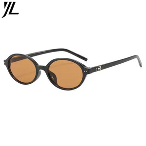 Gafas de Sol Retro Ovaladas Estilo Nerd, de Alta Gama, Modernas, Estilo Influencer de <span class=keywords><strong>Xiaohongshu</strong></span>/Instagram, Lentes Degradadas con Protección UV - Product Image 3