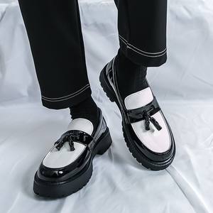 <span class=keywords><strong>Scarpe</strong></span> eleganti da <span class=keywords><strong>uomo</strong></span> spesse nappe Sole nero bianco Slip-On per le belle <span class=keywords><strong>scarpe</strong></span> da sposa di classe per gli uomini - Product Image 3