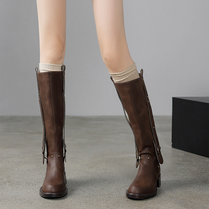 Botas largas retro de goma marrón de tacón medio grueso para mujer, botas ecuestres bonitas con cremallera en la espalda para caballero - Product Image 2