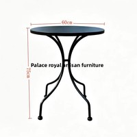 Ensemble table et chaises d'extérieur en fer forgé de style français pour café, restaurant, boulangerie, design vintage décontracté, structure en fer forgé, 4 places