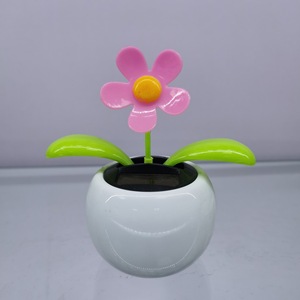 Venta Directa <span class=keywords><strong>de</strong></span> Fábrica <span class=keywords><strong>de</strong></span> Decoración Interior <span class=keywords><strong>de</strong></span> Automóvil con Forma <span class=keywords><strong>de</strong></span> Flor <span class=keywords><strong>de</strong></span> Manzana con Energía Solar, Muñeca Adorable con Movimiento <span class=keywords><strong>de</strong></span> Cabeza, Juguetes Creativos para Niños - Product Image 2