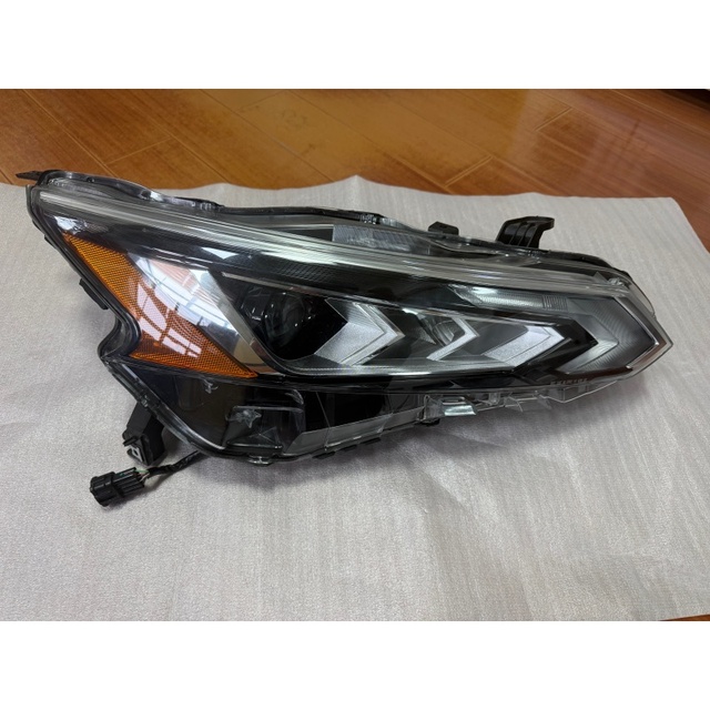 Premium OEM Style Perfect Fit Direct Replacement Right Headlamp for Nissan Altima 2023