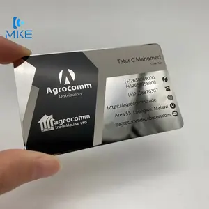 Prata e impressão digital preta do cartão do metal