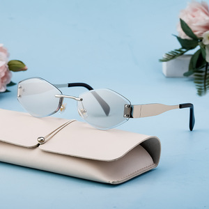 Lunettes de soleil sans monture de style européen, verres PC, protection UV400, unisexe, monture noire petite taille, pare-soleil classe 2 - Product Image 3