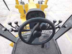 Niveleuse à moteur articulée de 15000kg avec niveleuse à pales larges pour routes inégales, composants de moteur et de boîte de vitesses, garantie 1 an - Product Image 4