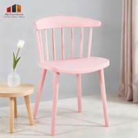 Chaise de salle à manger en plastique moderne et durable, surface lisse, dossier ergonomique, design léger pour la maison et le parc, vente en gros disponible