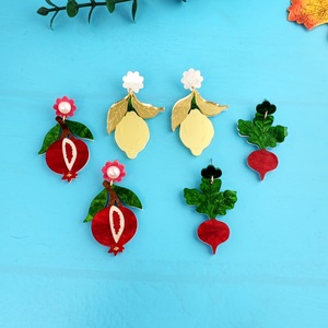Boucles d'oreilles multicolores avec légumes, fruits, personnalité, mode, radis, citron, grenade Boucles d'oreilles en acrylique - Product Image 2