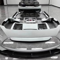 Mercedes AMG modifiée avec diffuseurs avant et arrière, capot et aileron arrière en fibre de carbone sèche et matériau PP, style large enveloppement