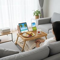 Table de lit pliante en bambou avec poignées et fente pour appareils électroniques, idéale pour les repas sur canapé, les plateaux de collation et les ordinateurs portables