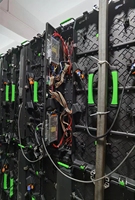 Уличная водонепроницаемая светодиодная панель IP65 3,91 мм для аренды, гигантский видеоэкран для сцены, торговых центров и розничных магазинов (SDK)
