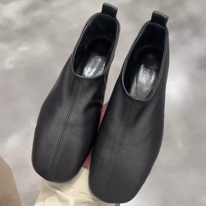 รองเท้าสไตล์เกาหลีแบบสวม รุ่นปี 2026 ทรงหัวเหลี่ยม ดีไซน์เรโทร  ใส่ได้หลากหลายโอกาส รองเท้าลำลองแบบแบนสำหรับผู้หญิง - Product Image 1