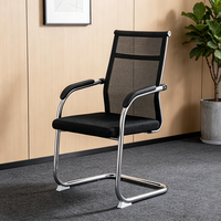 Chaise de bureau ergonomique moderne à dossier moyen en maille, extensible et réglable en hauteur, idéale pour la réception des visiteurs et les négociations