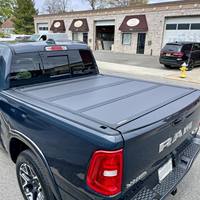 Couverture de benne rigide pliable en trois parties pour Ram 2500 2019-2024, Chevrolet Silverado 2500HD 2020-2024, Ram 1500, F-150 Heavy Duty