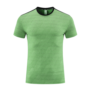 T-shirt de sport respirant en polyester de haute qualité pour l'entraînement et le jogging, personnalisable avec impression, pour la gym et le fitness, coupe ajustée - Product Image 4