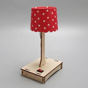 Lampe <span class=keywords><strong>de</strong></span> <span class=keywords><strong>table</strong></span> en bois colorée DIY pour l'expérimentation scientifique et <span class=keywords><strong>la</strong></span> création manuelle des élèves du primaire – Modèle <span class=keywords><strong>de</strong></span> jouet à assembler - Product Image 2