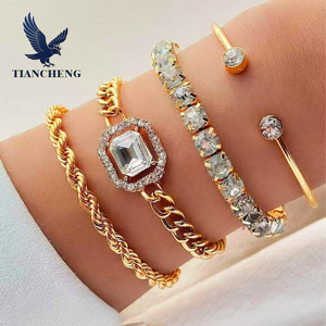 طقم أساور نسائية مكون من 3 قطع مطلية بالذهب مع زركون على شكل رقم 8 قابل للتعديل - Product Image 4