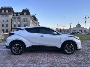 <span class=keywords><strong>2022</strong></span>สำหรับโตโยต้ารถขนาดกะทัดรัด C-HR รถมือสองพร้อมกระปุกเกียร์อัตโนมัติเบาะหนังกล้องหลังอัลลอย R17แร็คหลังคา - Product Image 4