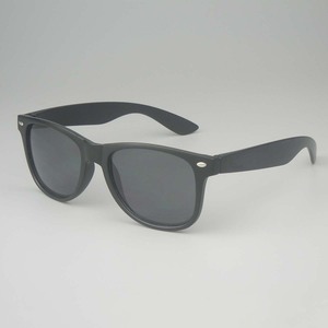 2025 OEM vente en gros de lunettes de soleil UV400 Little Rice Designer Lunettes de soleil avec cadre en PC noir Logo personnalisé unisexe pour adultes - Product Image 2