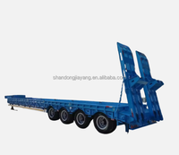 Semi-remorque à plateau surbaissé à 3 essieux pour le transport d'équipements de construction lourds, conception durable, remorque à plateau surbaissé