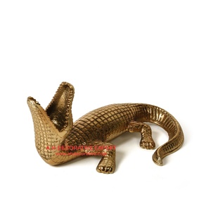 Metal Gold Plated crocodile Shape <b>Candle</b> <b>Holder</b> for Table Decoration Home Bedroom Decorative Handmade Luxury <b>Candle</b> <b>Holder</b> - Product Image 1