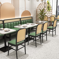 Chaise à dossier en rotin de qualité commerciale et banquette en cuir PU avec table en marbre pour restaurant, boulangerie, bistrot, café