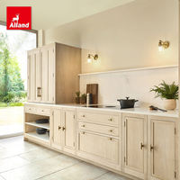 Armoire de cuisine Alland Classic Shaker Silhouette en bois massif avec finition teintée, tiroirs en contreplaqué et plan de travail en quartz