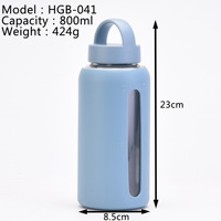 Bouteilles d'eau de randonnée de voyage en verre à haute teneur en borosilicate nouveau design avec manchon en silicone confortable pour verres en plein air