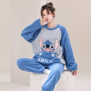 Pijamas para hombres mujeres invierno piña terciopelo Jacquard pantalones de manga larga lindo bolsillo de dibujos animados pijamas conjunto de dos piezas - Product Image 1