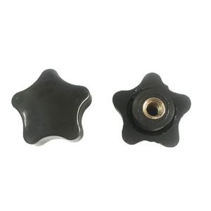 Boutons de serrage manuels en forme d'étoile avec tête en caoutchouc, inserts à filetage métrique, finition phosphate noire, pour fixation d'équipement et réglage flottant - Product Image 3