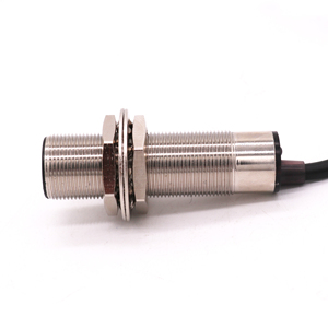 M18 Metal Housing Photoelectric Sensor Analog voltage outputl 10cm sensing 30VDC 3 WIRES diffuse reflection - Product Image 6