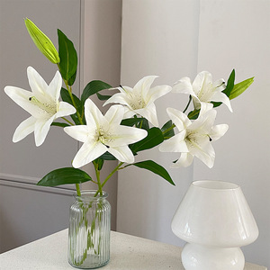 Bouquet de lys artificiels en soie, haute simulation, branche unique, pour décoration intérieure et accessoires de mariage - Product Image 4