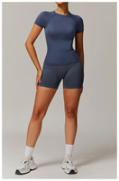 Ensemble 2 pièces de vêtements de sport pour femmes, shorts de gym et de yoga unis grandes tailles, extensibles dans quatre directions, en tissu écoresponsable Spandex/Nylon