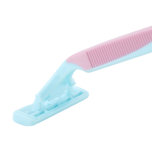 Maquinilla de Afeitar Desechable de Triple Hoja a Precio Económico con Lubricante Mejorado, Plástico y Acero Inoxidable para Uso en Rostro/Axilas/Cuerpo para Mujeres - Product Image 2