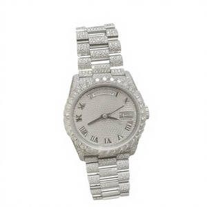 Montre à quartz en acier inoxydable de luxe personnalisée, best-seller, sertie de moissanite VVS et d'accentuations de diamants pour hommes - Product Image 1