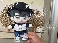 Kpop Idol Plüschtier Maßgefertigte Boyband-Puppe 20cm PP-Baumwollfüllung Stofftier Konzert-Geschenk Großhandel