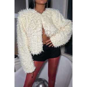 Abrigo largo de visón crema y lana recubierta de seda con estampado, cierre de un solo botón y cinturón. - Product Image 4