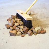 Brosse de nettoyage de route en ciment lourd 16 pouces Surfaces en béton Bloc de bois Poignée filetée Raclette de sol Balai de chantier