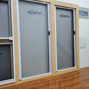 <span class=keywords><strong>Mosquitera</strong></span> <span class=keywords><strong>enrollable</strong></span> retráctil sin rieles, tela transpirable antipolizones para puerta de entrada principal - Product Image 2