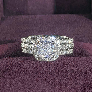 Anello di fidanzamento da donna in oro bianco con diamante taglio cuscino colore G, diamante naturale con fascia a halo - Modello T0680 - Product Image 5