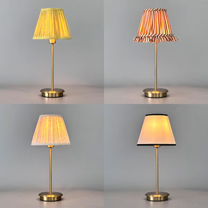 Lampe <span class=keywords><strong>de</strong></span> table moderne en tissu sans fil rechargeable pour décoration <span class=keywords><strong>de</strong></span> mariage abat-jour remplaçable lampe <span class=keywords><strong>de</strong></span> table à led - Product Image 2