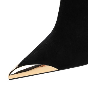 319-A12 BIGTREEB Banquete de estilo europeo y americano Reparación de pies de mujer botas cortas de invierno con punta de metal de gamuza - Product Image 3