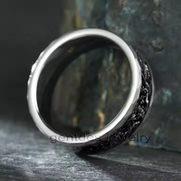 Bijoux pour hommes Bague de mariage en tungstène martelé argent incrusté de météorite véritable de 8mm pour hommes Comfort Fit Mens Wedding Ring