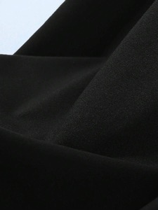 Fábrica especializada en camisetas casuales para hombre con estampado colorido y gráfico de la letra "R"; personalización disponible. (f10) - Product Image 4