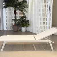 Chaise longue de piscine avec siège en toile et dossier réglable pour terrasse extérieure
