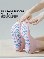 Chaussettes de yoga antidérapantes sur mesure pour femmes, respirantes et confortables avec détails brodés