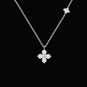 Collana in Acciaio Inossidabile con Quadrifoglio in Zirconia Cubica, Catena Sottile e Delicata, Gioiello di Moda per Donne - Product Image 1